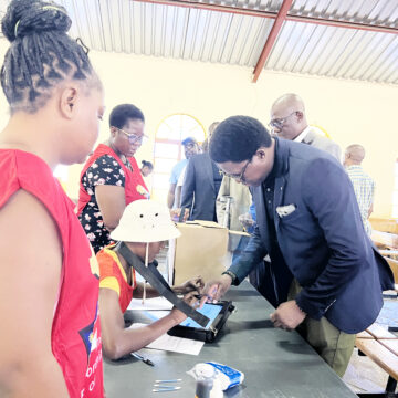 Omahoololo moGuinas nena 