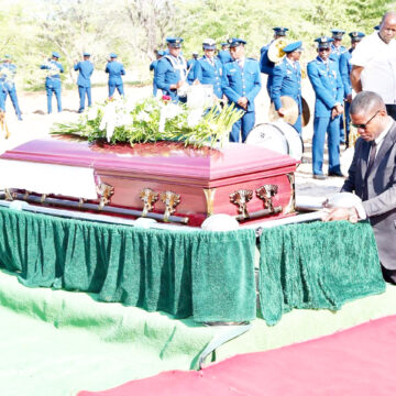 Mbumba a tumbaleka nakufya Nkandi naEpafuras