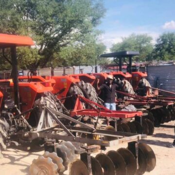 tractors Omambakumbaku epangelo okwalata