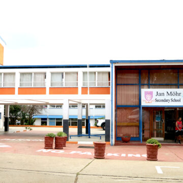 Education_Heather Erdmann (2) ‘Elitist’ Jan Möhr accused of discrimination … learners denied textbooks over N$4 500