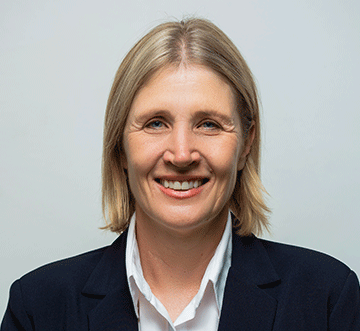 Headcoach-Shayne-Cormack Meet the Namibian women’s hockey team