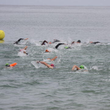 Sea work jpg Over 70 turn up for Seawork Cares Beach Series …organisers surprised by strong turnout