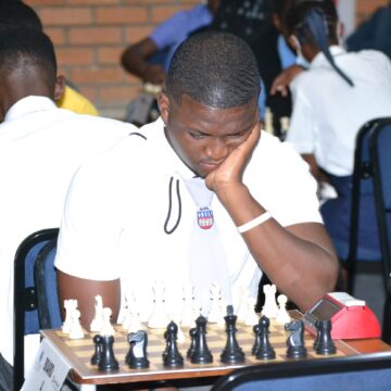 School chess contest attracts players