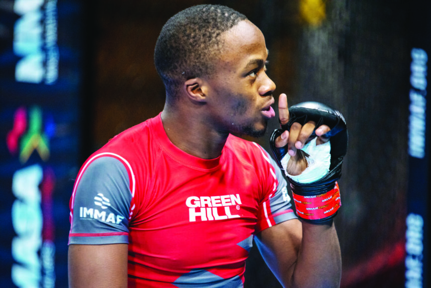 Hinda clinches victory over Mphathiswa