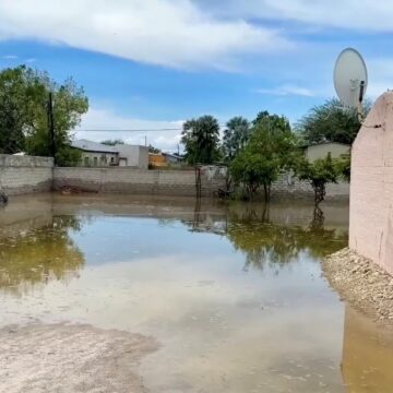 sewer water flooded houses Ondangwa residents flee stench … as sewer pond wall collapses