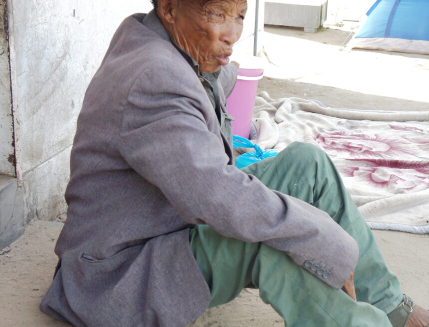 Emulate /Ui/o/oo, Tsumkwe youth told