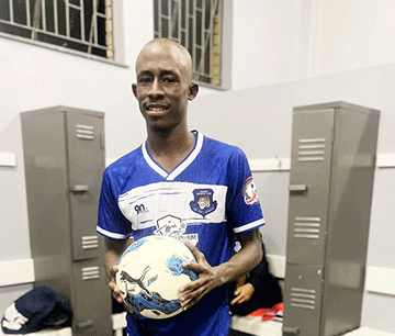 Giovanni guns for golden boot