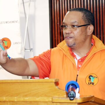 Opposition on ‘autopilot’ – Swartbooi