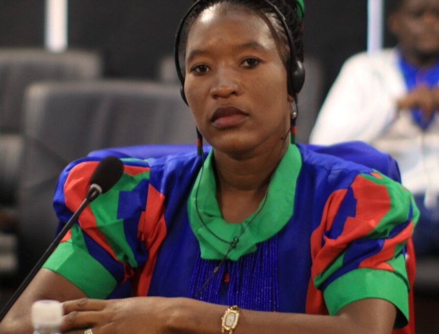 Ouṋepo oupe wa yeta omaraka mOmbongarero yOtjiwaṋa