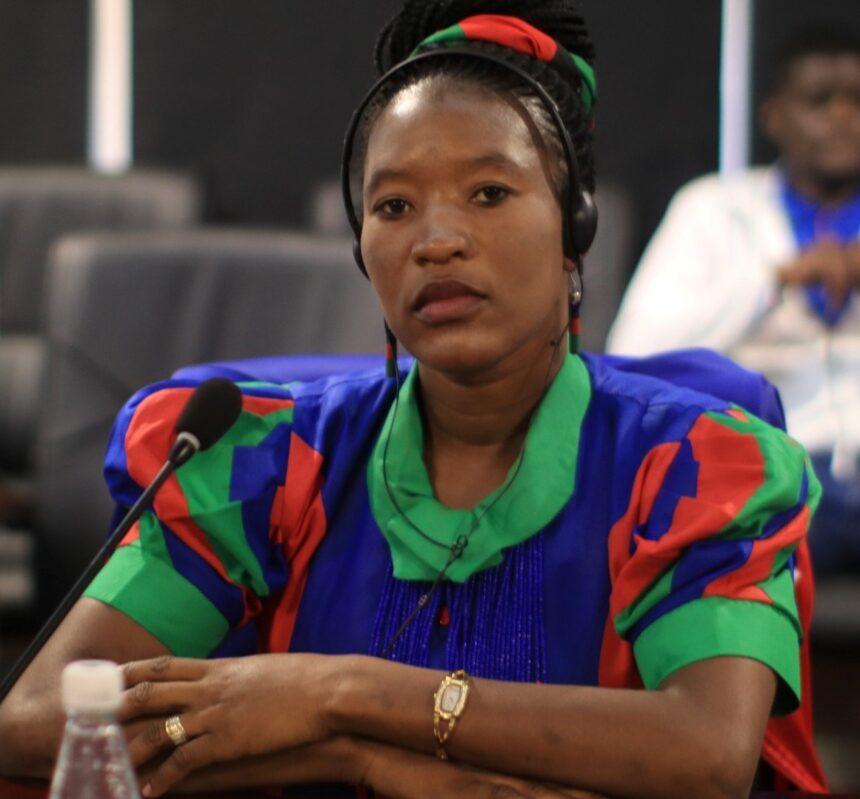 Ouṋepo oupe wa yeta omaraka mOmbongarero yOtjiwaṋa