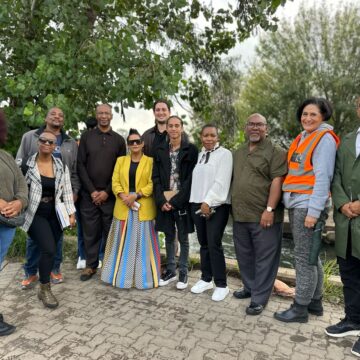 ‘Benoni lake dead and buried under water weed’ …but one man says he can restore it