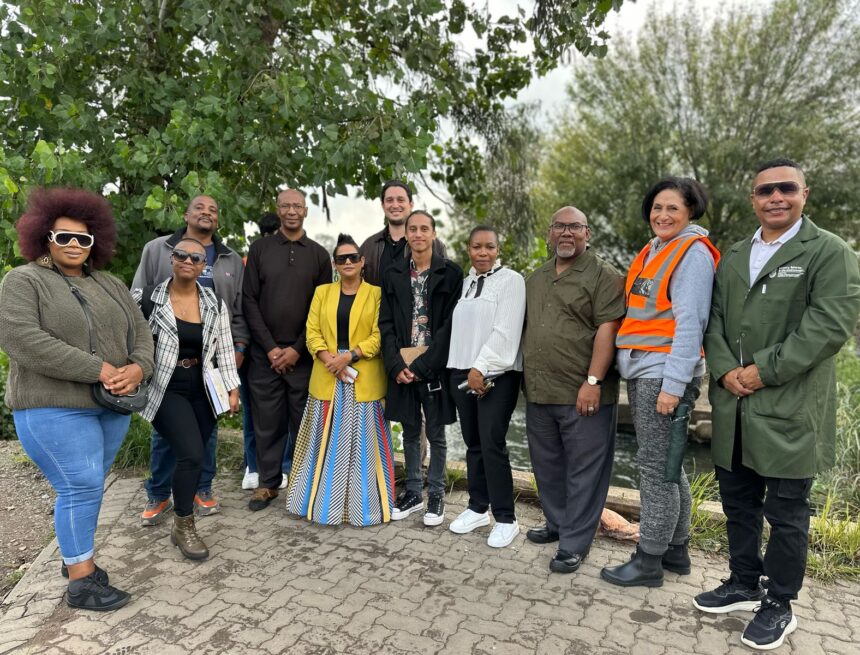 ‘Benoni lake dead and buried under water weed’ …but one man says he can restore it