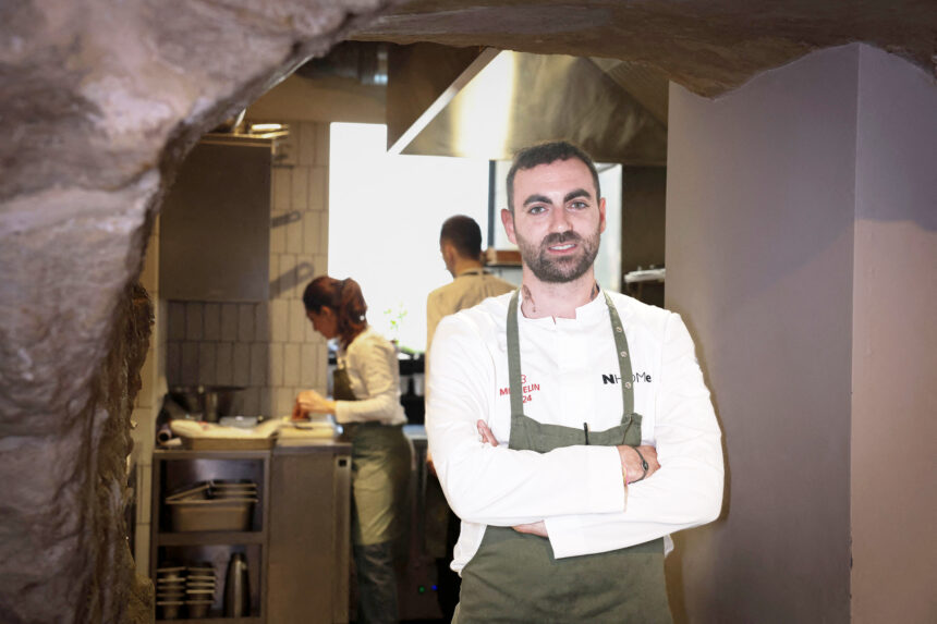 FRANCE-GASTRONOMY-AI-PORTRAIT Top French chefs warm to AI in the kitchen