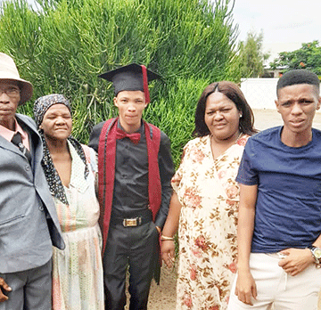 Askoek-3 Askoek dares to dream …Tsjaka Ben Hur’s academic slayer