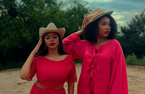 Mellisa-Poulton-3 Poulton set to make Paris Fashion Week debut