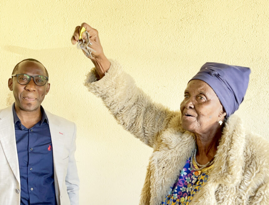 Omkaibasen2 Omkhaibasen resettled at last