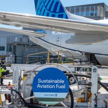 United Airlines invests in air-to-jet fuel