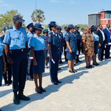 Ovapolifi 52 va yelwayelwa moilonga