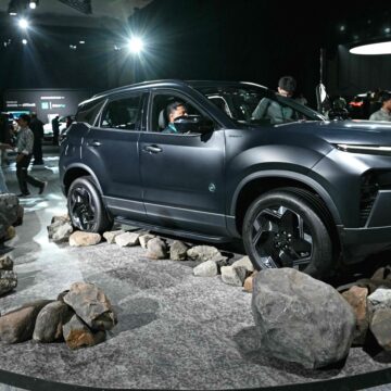 Global auto sector reels from rare earth restrictions