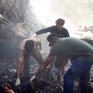 TOPSHOT-INDIA-AVIATION-CRASH UK PM Starmer calls Air India crash ‘devastating’