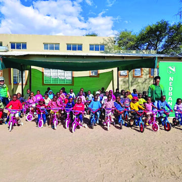 Desert Dash donates bikes to Beautiful Kidz 