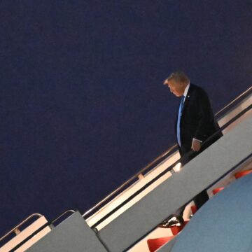 G7 urges de-escalation as Trump makes hasty exit