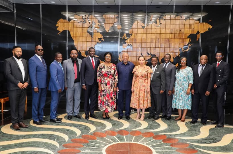 Oongoloneya oya tala koshipala sha-NNN  ‘…shoka omupresidente te tu pe – otwa taamba’