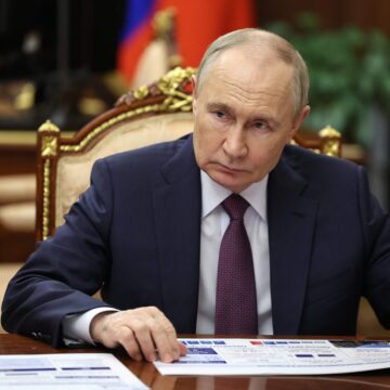 Putin lands in Tianjin for summit hosted by China