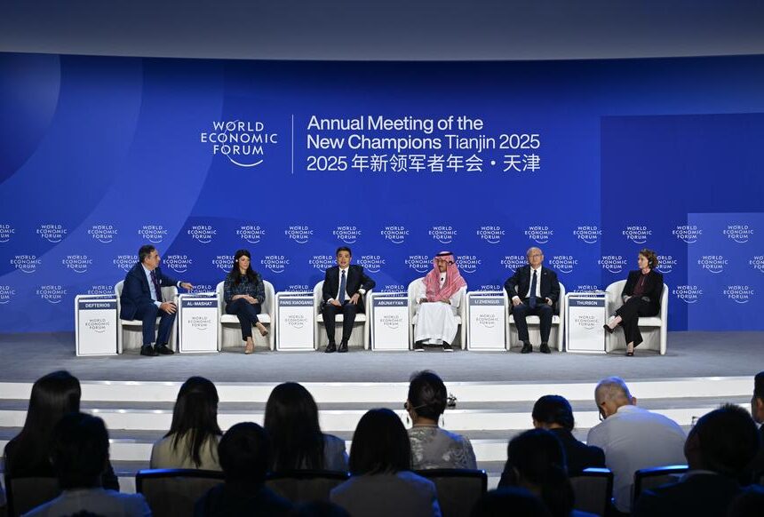 (EconomyInFocus)CHINA-TIANJIN-SUMMER DAVOS FORUM-GUESTS (CN) WEF looks at entrepreneurship for new era