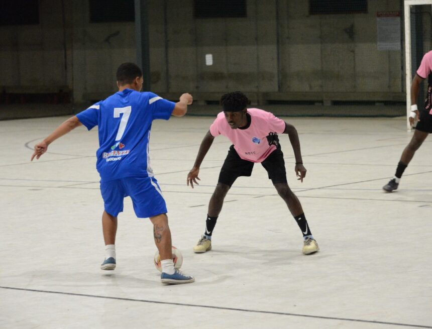 Futsal takes a break, Chile remain on top