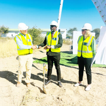 Ongwediva Ongwedivas ge N$15 miljuns di ǁkhāsiba !khōǂgā hâ !numis sentersa nî h