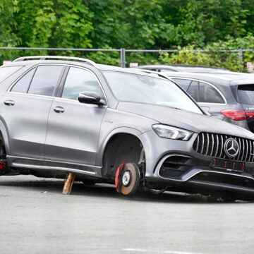 Mercedes Benz welcomes EU-US deal after profits plunge