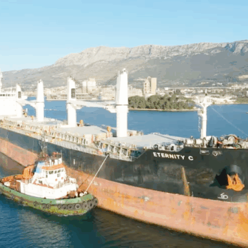 Five crew rescued from ship attacked in Red Sea