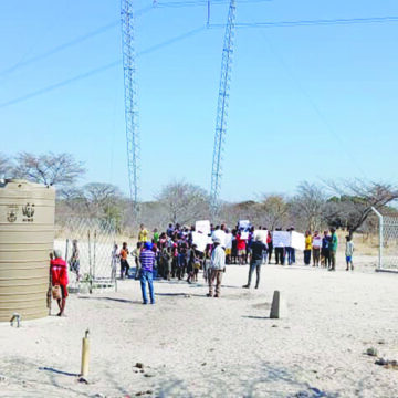 Makwengo babatamisebezi kwa Ndoro