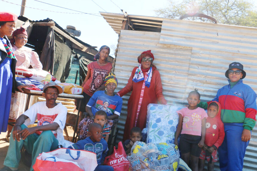 Swapo donate to Dordabis elderly