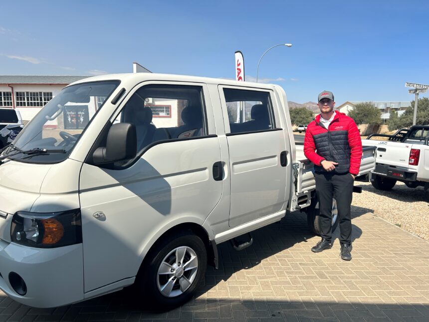 X200 JAC’s X200 workhorse fits perfectly in any business …and N$90 000 savings will even impress the finance department