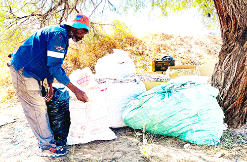 Surviving-on-pods Omutumba efete: omukulupe ta landifa omahakashala