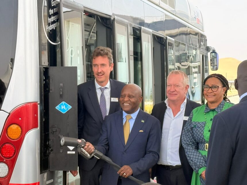 Ngurare sets green hydrogen dream in motion … Namibia’s first refuelling facility opens