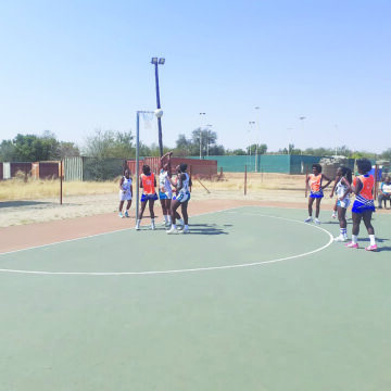 Golden Girls sink Gomonate Fellas