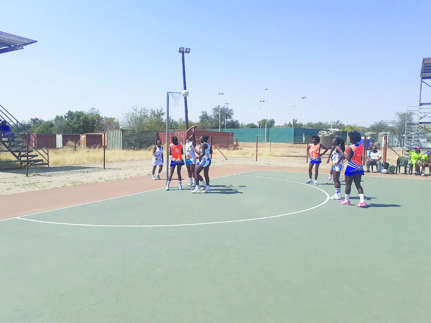 Golden Girls sink Gomonate Fellas