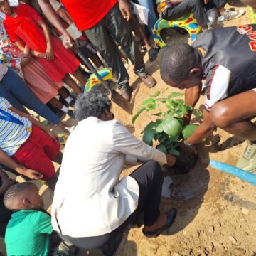 Esiku lyokutsika omiti lya dhimbulukiwa … Oshilongo nashi ninge ‘Nakazizi’