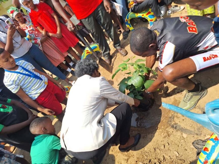 Esiku lyokutsika omiti lya dhimbulukiwa … Oshilongo nashi ninge ‘Nakazizi’