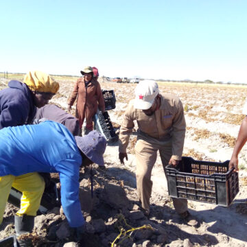 King Shuumbwa on agricultural breakthrough …urging traditional leaders to avail land for food production