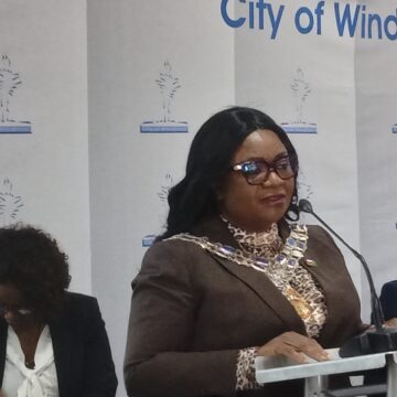 Kala ependa efindani moukoshoki – Larandja