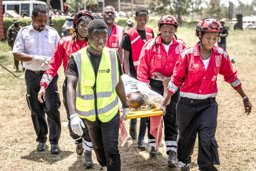 KENYA-POLITICS-FUNERAL-ODINGA Two dead in Kenya stampede at Odinga funeral