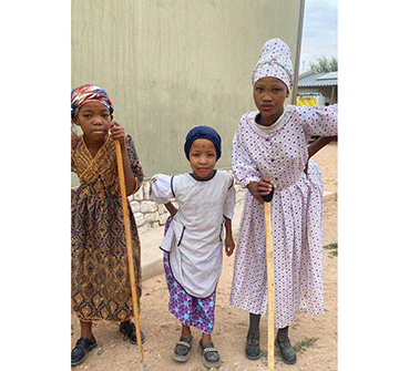 N_a'-an-2 N/a’ an ku sê celebrates grandparents