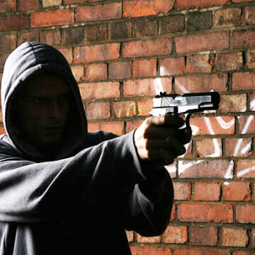 Dirty deed in a dark alley. Omunasikola a ponokelwa kaafuthi eta yugwa ondjembo niimaliwa