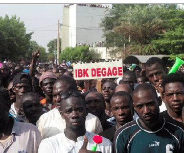 Mali president tries to calm unrest with court dissolution