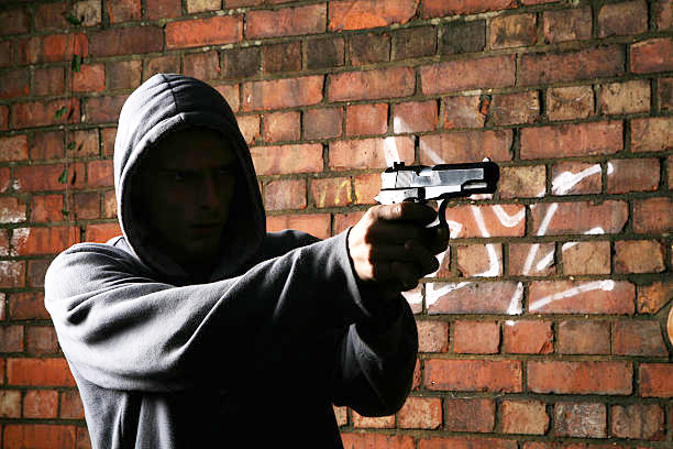 Omunasikola a ponokelwa kaafuthi eta yugwa ondjembo niimaliwa