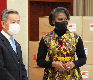 Chinese donate sewing machines, 18 000 face masks